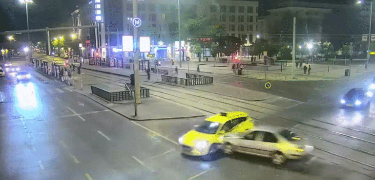 Menekülés, ütközés, drog: letartóztatták a járművezetéstől eltiltott ámokfutót Budapesten 10 budapesti ámokfutó