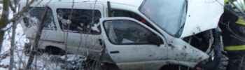 Árokba borult egy kisbusz a 6-os főúton Barcsnál