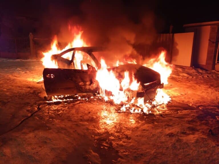 Kigyulladt autó Nyírlugoson