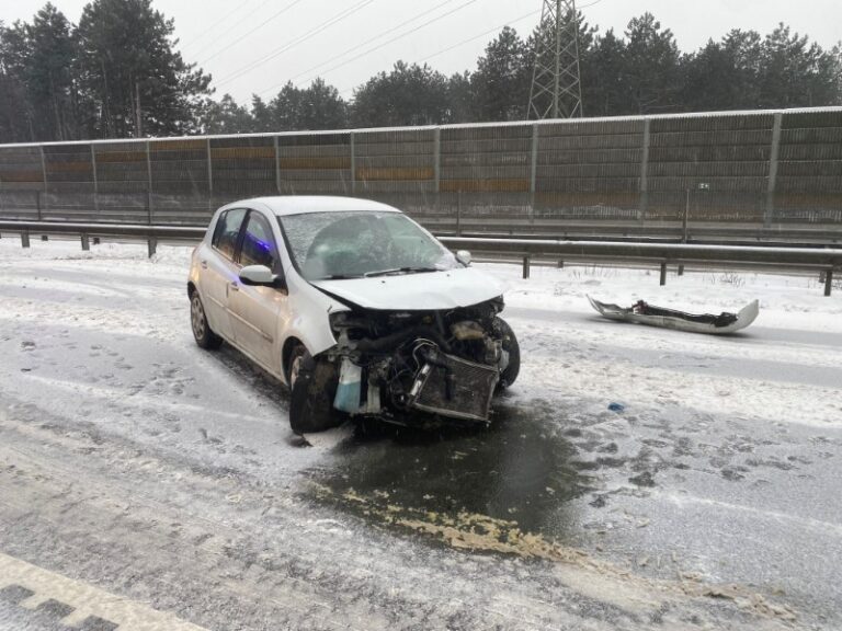 Baleset az M2-es autóúton