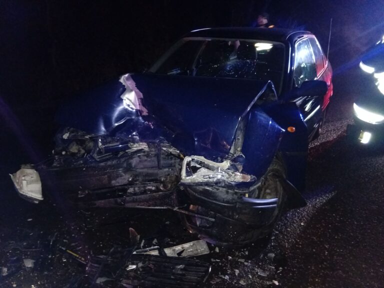 Két gépkocsi ütközött össze Erdőkövesd és Istenmezeje között