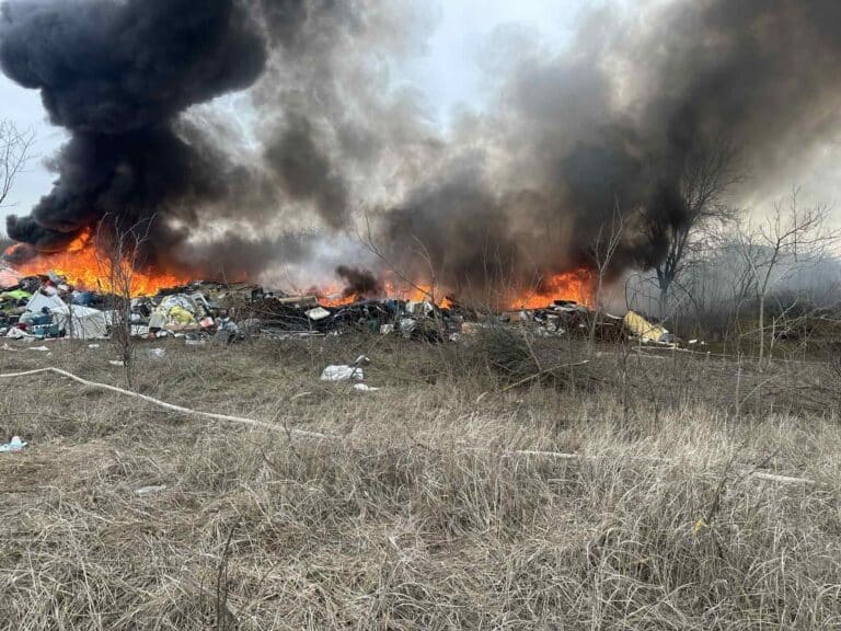 Hulladék égett Táborfalván