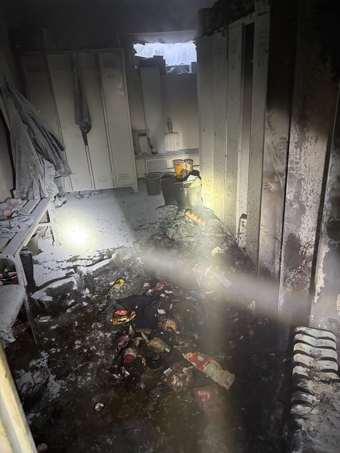 Tűz ütött ki egy üzem öltözőjében Alsónémediben