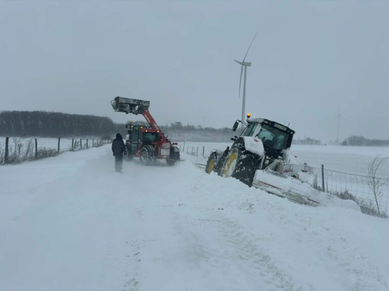 Több mint 150 riasztás Vasban a hóhelyzet miatt