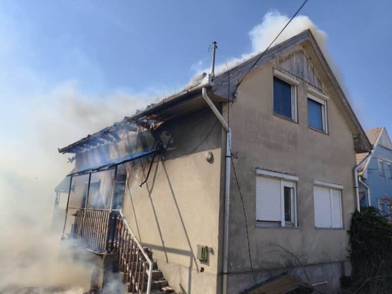 Családi ház égett Ócsán