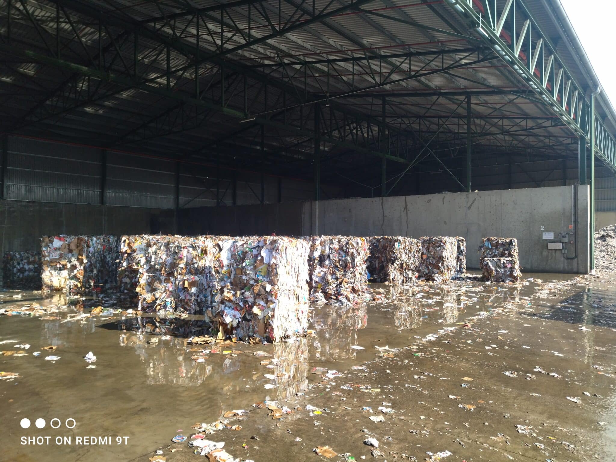 Tűz keletkezett egy hulladékfeldolgozó üzemben tegnap reggel Békéscsabán