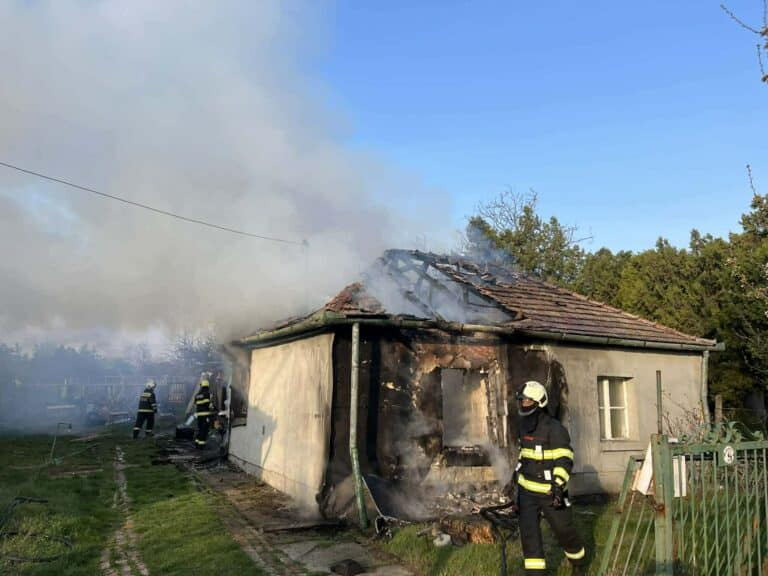 Családi ház égett Vámosgyörkön