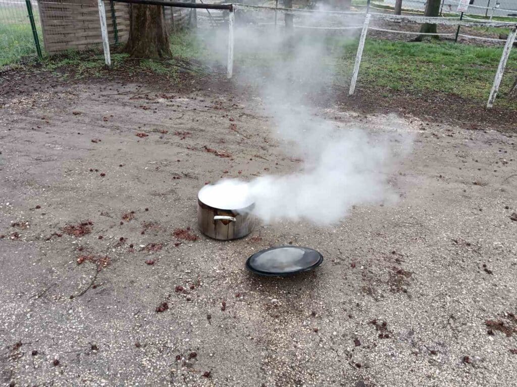 Tűz keletkezett egy étterem konyhájában Monoron