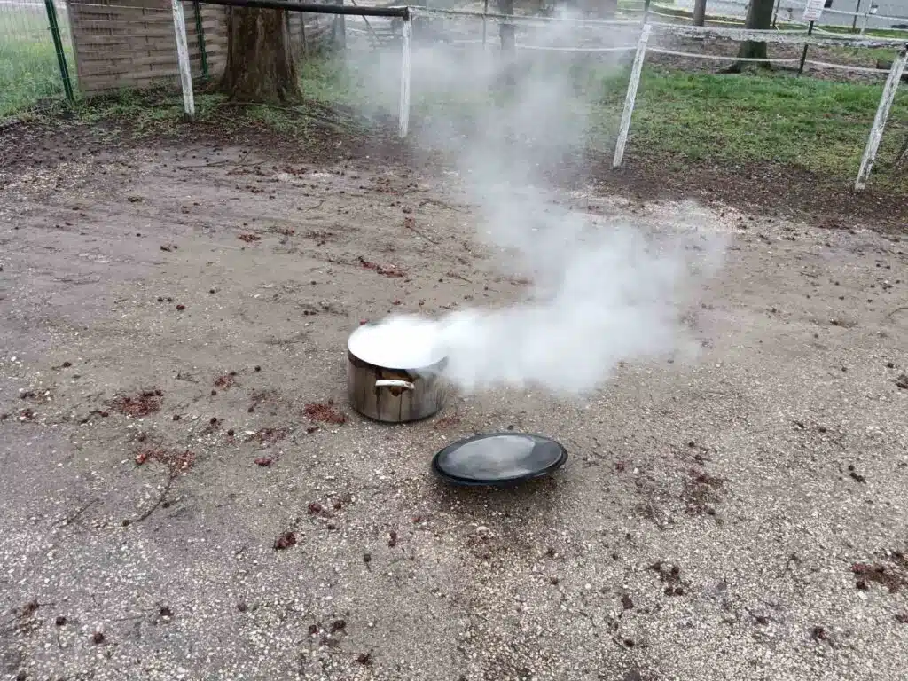 Tűz keletkezett egy étterem konyhájában Monoron