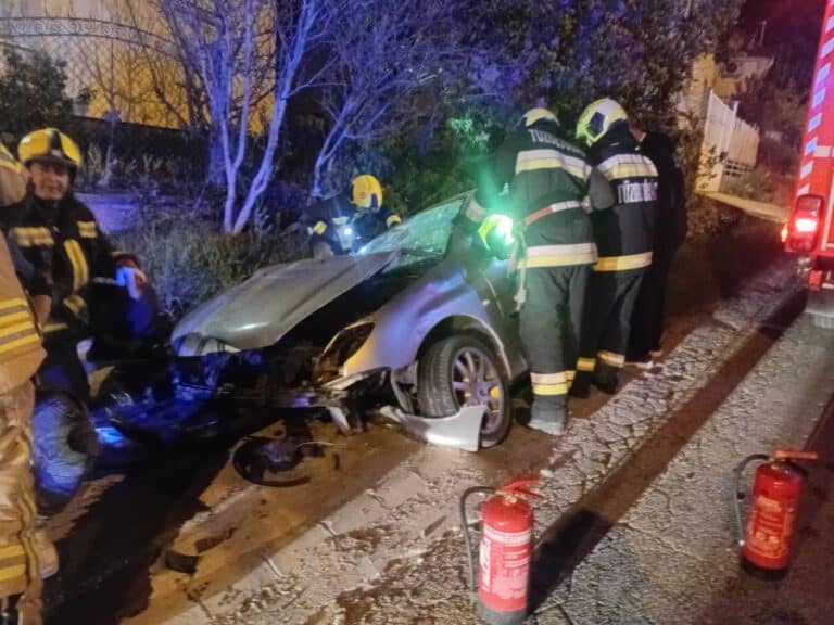 Árokba hajtott egy személygépkocsi Őrbottyánban