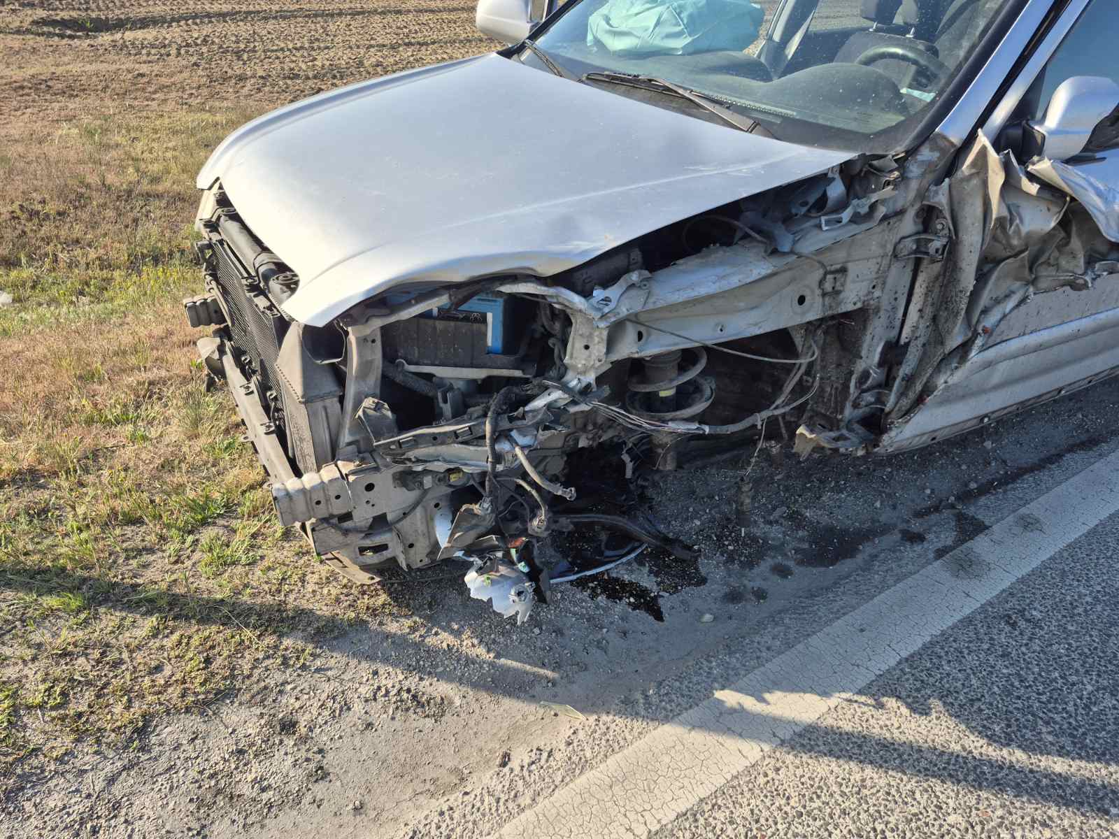 Két személygépkocsi és egy teherautó ütközött össze Újhartyán közelében