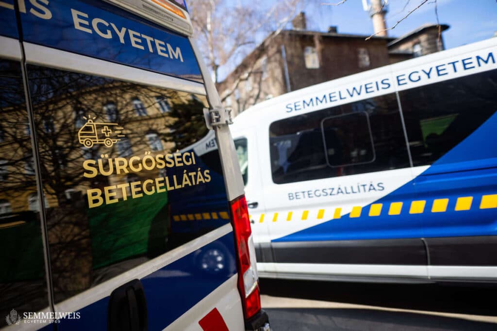 Új mentőautókkal bővítette flottáját a Semmelweis Egyetem