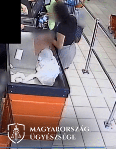 bolti fizetés a sértett talált bankkártyájával