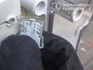 a sérült zárópecsét