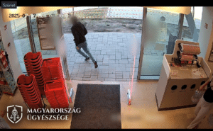 a vádlott menekülése az egyik üzkletből