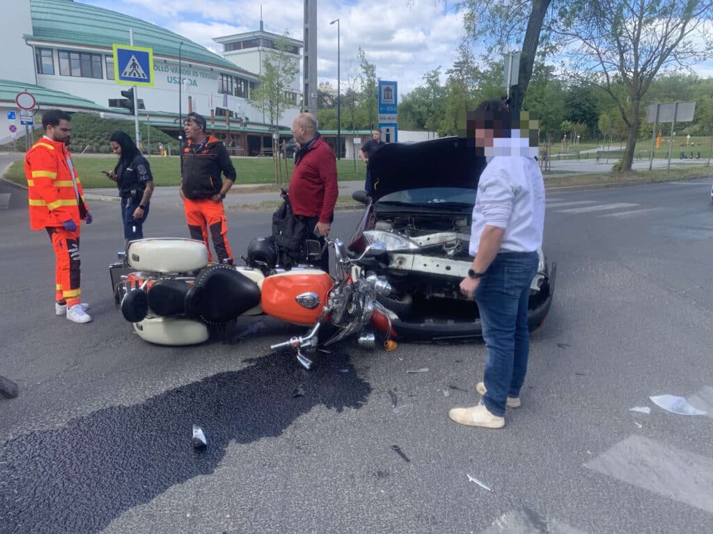 Motoros baleset Gödöllőn