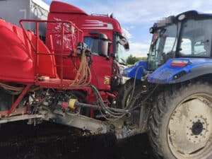 Nyerges vontató és traktor ütközött össze Nagyatád és Somogyszob