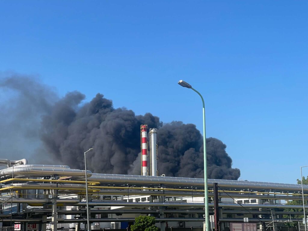 Robbanás történt a Mol tiszaújvárosi üzemében, egy ember életét vesztette