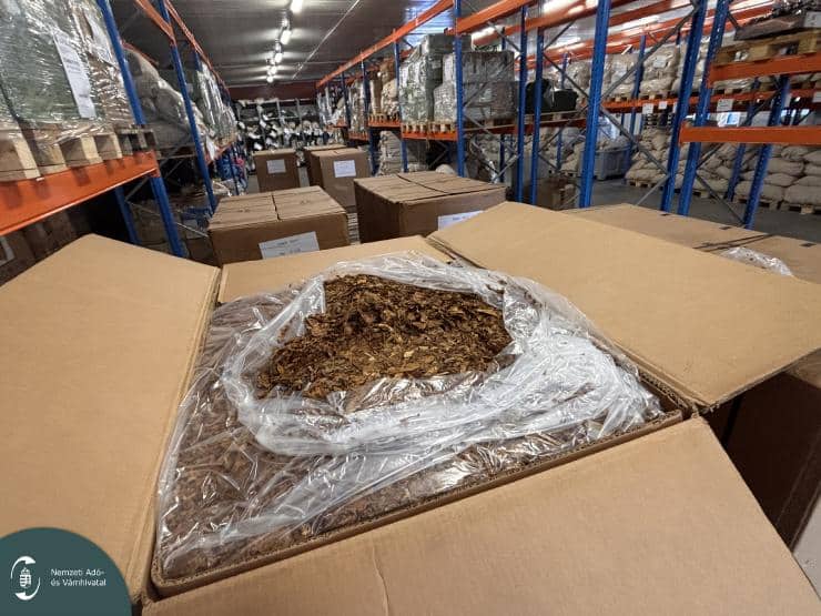 több mit 2 tonna szárított dohánylevél