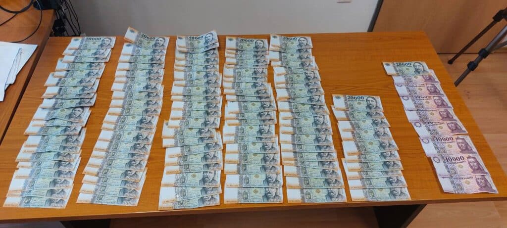 Több mint 2,5 millió forintot csaltak ki idős áldozatuktól ereszcsatorna-javításra