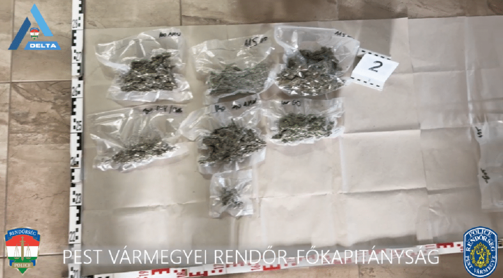 Több mint két kiló cuccot találtak egy lakásban Dunakeszin