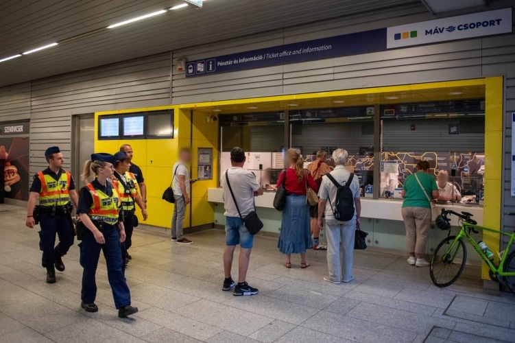 Folyamatos az éjszakai és nappali rendőri jelenlét a Kelenföldi vasútállomásnál
