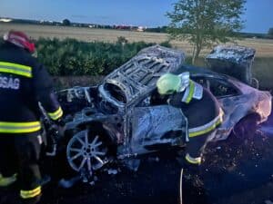 Menet közben kigyulladt egy személygépkocsi az M4-es autóúton