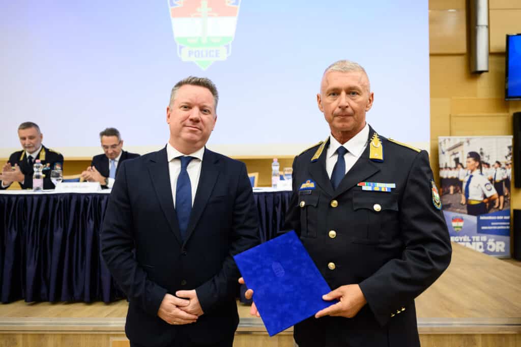 Dr. Mecser Tamás r. dandártábornok vette át az Országos Rendőr-főkapitányság irányítását