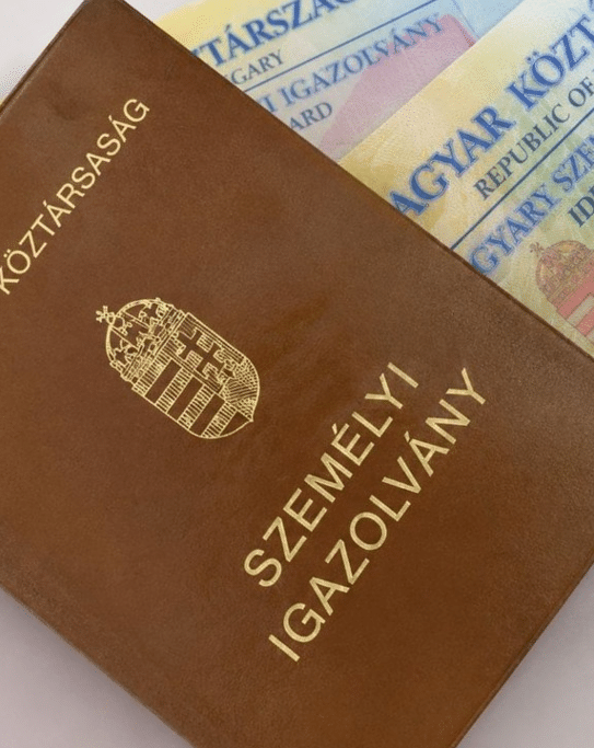 Végleg lejárnak a régi, könyv formátumú személyik: Mutatjuk a Belügyminisztérium tájékoztatását