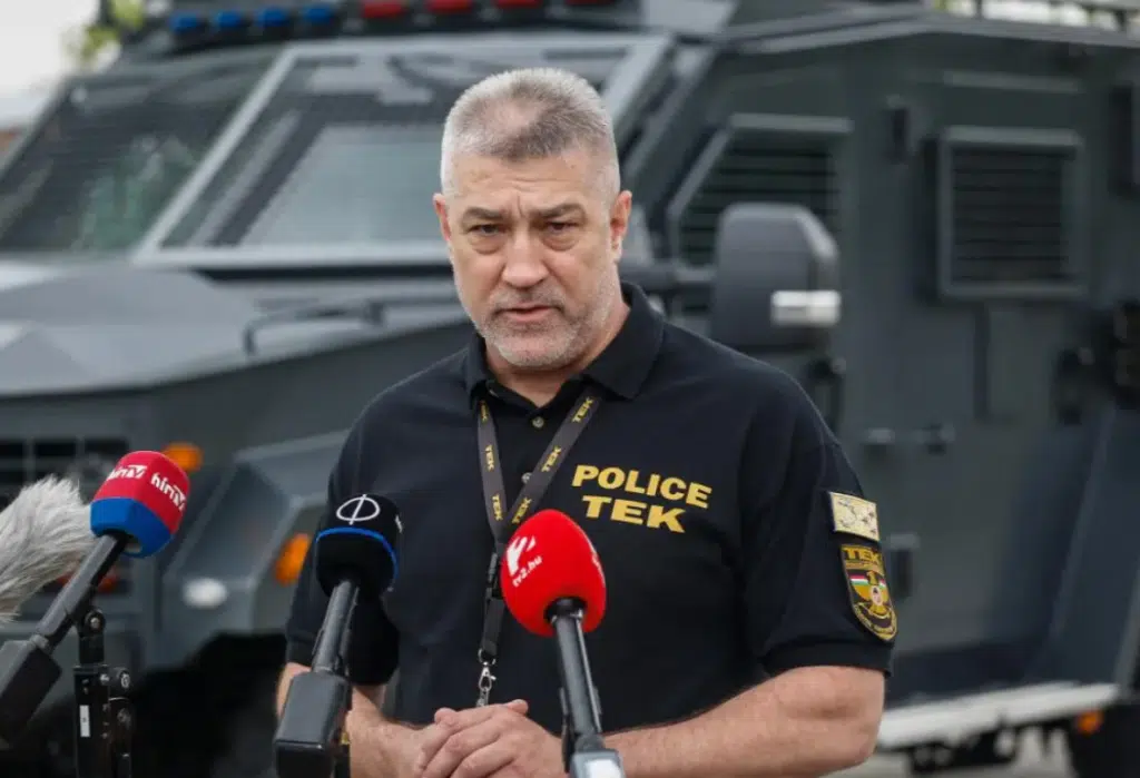 Sulyok Tamás azonnali hatállyal megszüntette Hajdu János TEK vezér szolgálati jogviszonyát