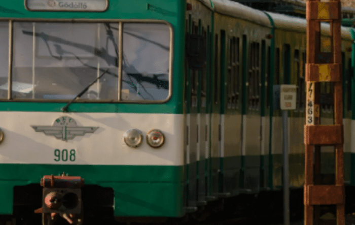 Gázolt a HÉV Gödöllőnél, terelőúton jártak a buszok hétfő reggel