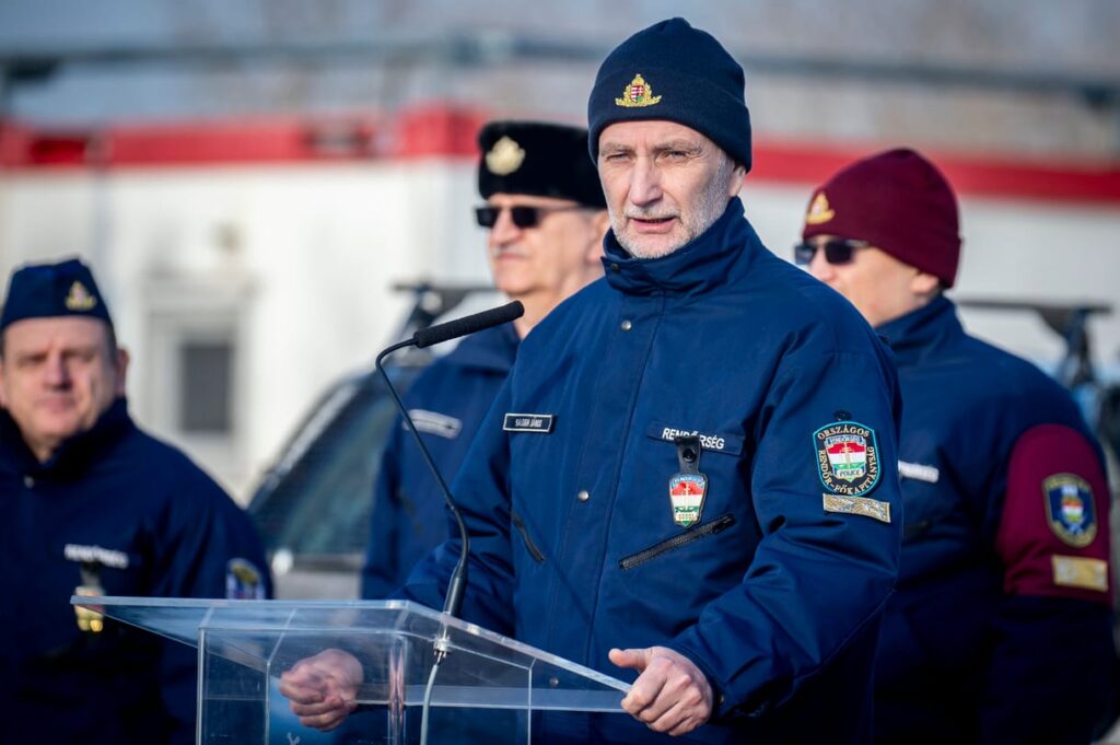 Felmentette az országos rendőrfőkapitányt is a belügyminiszter