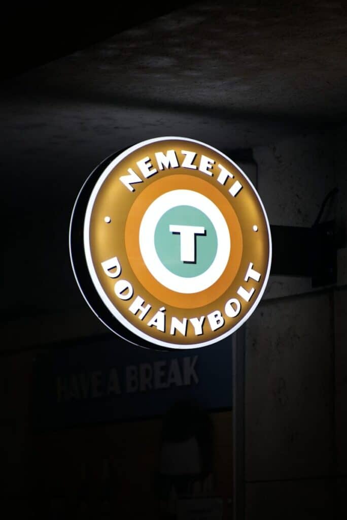 Felülvizsgálja a kormány a trafik- és kaszinókoncessziókat