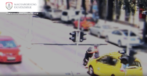 Taxis és motoros balhézott a Bajcsy-Zsilinszky úton