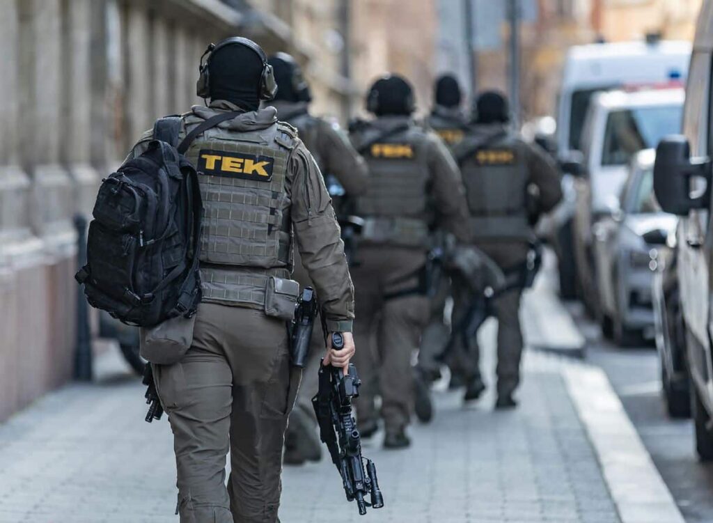 Csökkentették a terrorfenyegetettségi szintet Magyarországon