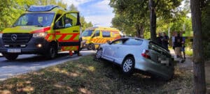 Oszlopnak ütközött egy autó Balatonföldváron