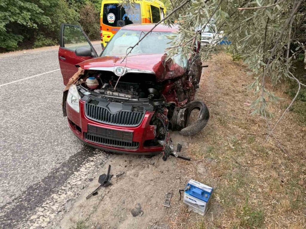 Kamionnal ütközött egy autó az 1-es főúton Herceghalomnál