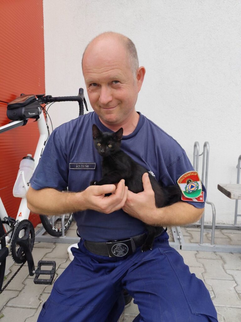 Váratlan látogató a kecskeméti tűzoltó-laktanyában