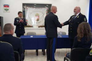 Pósfai Gábor belügyminiszter, dr. Budavári Árpád r. ezredes