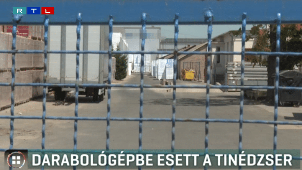 Fejjel előre esett a darabológépbe a 17 éves diák