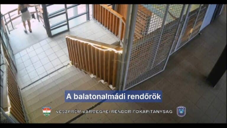 Mobiltelefonnal videózta áldozatát egy kukkoló a balatonalmádi strand mosdójában