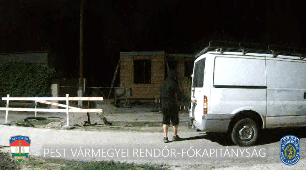 lopás gyanúsítottja