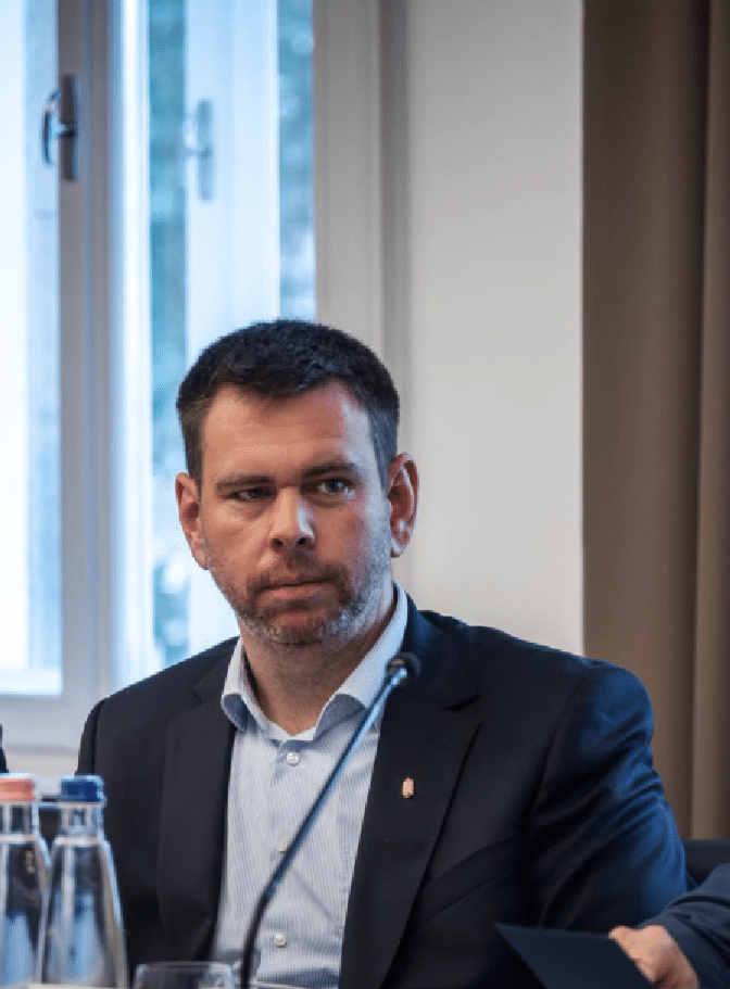 Vitézy Dávid: A hazai úthálózat több mint fele rossz vagy nem megfelelő állapotú