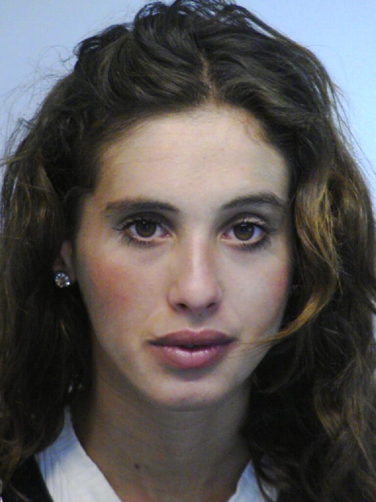 Lopás miatt körözik a 23 éves Oláhné Baranyi Pamélát 