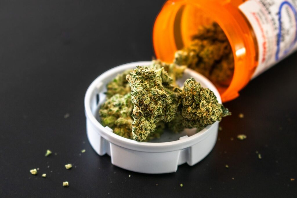 Tízből kilenc magyar engedélyezné az orvosi kannabisz használatát