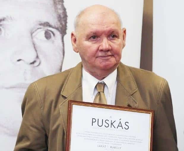 Elhunyt Lakat T. Károly