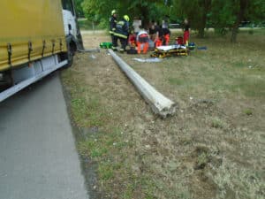 Járdára hajtott és elgázolt egy embert egy teherautó Szigetváron