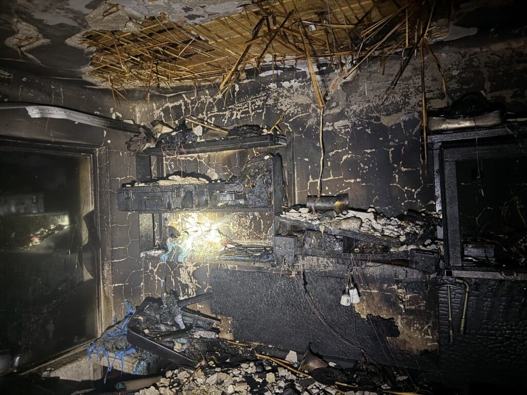 Melléképületben csaptak fel a lángok Püspökladányban, egy ember megsérült