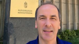 Átfogó egészségügyi reformcsomagot hirdetett a miniszter: ősztől indul a várólisták visszaszorítása