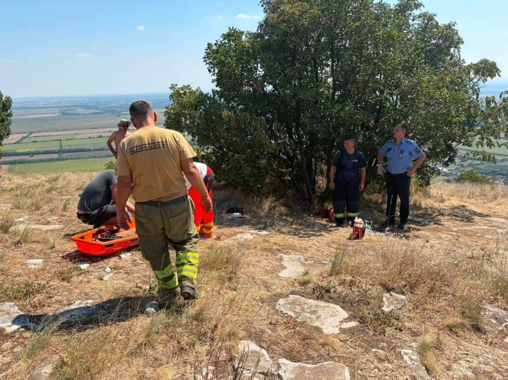 Tragédia a Villányi-hegységben: egy sziklára zuhant és elhunyt a siklóernyős
